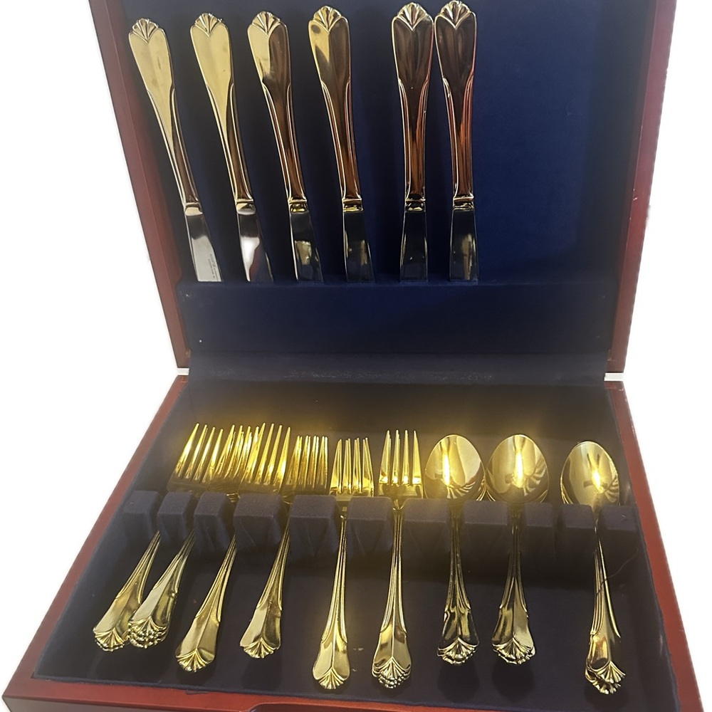 Hampton Silversmith 24K Gold-plated 27 pc Service for 3 plus extras